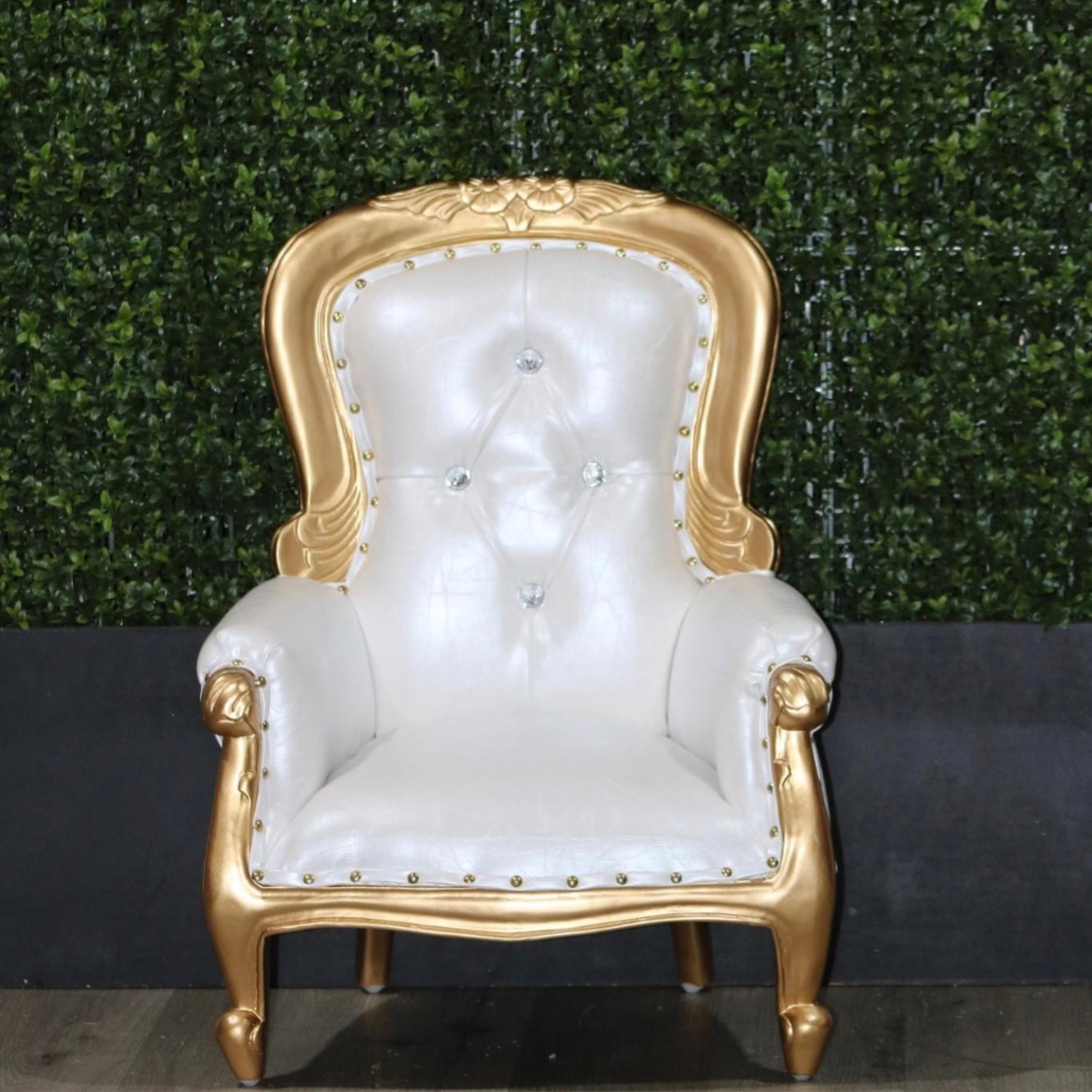 Mini throne chair online rental